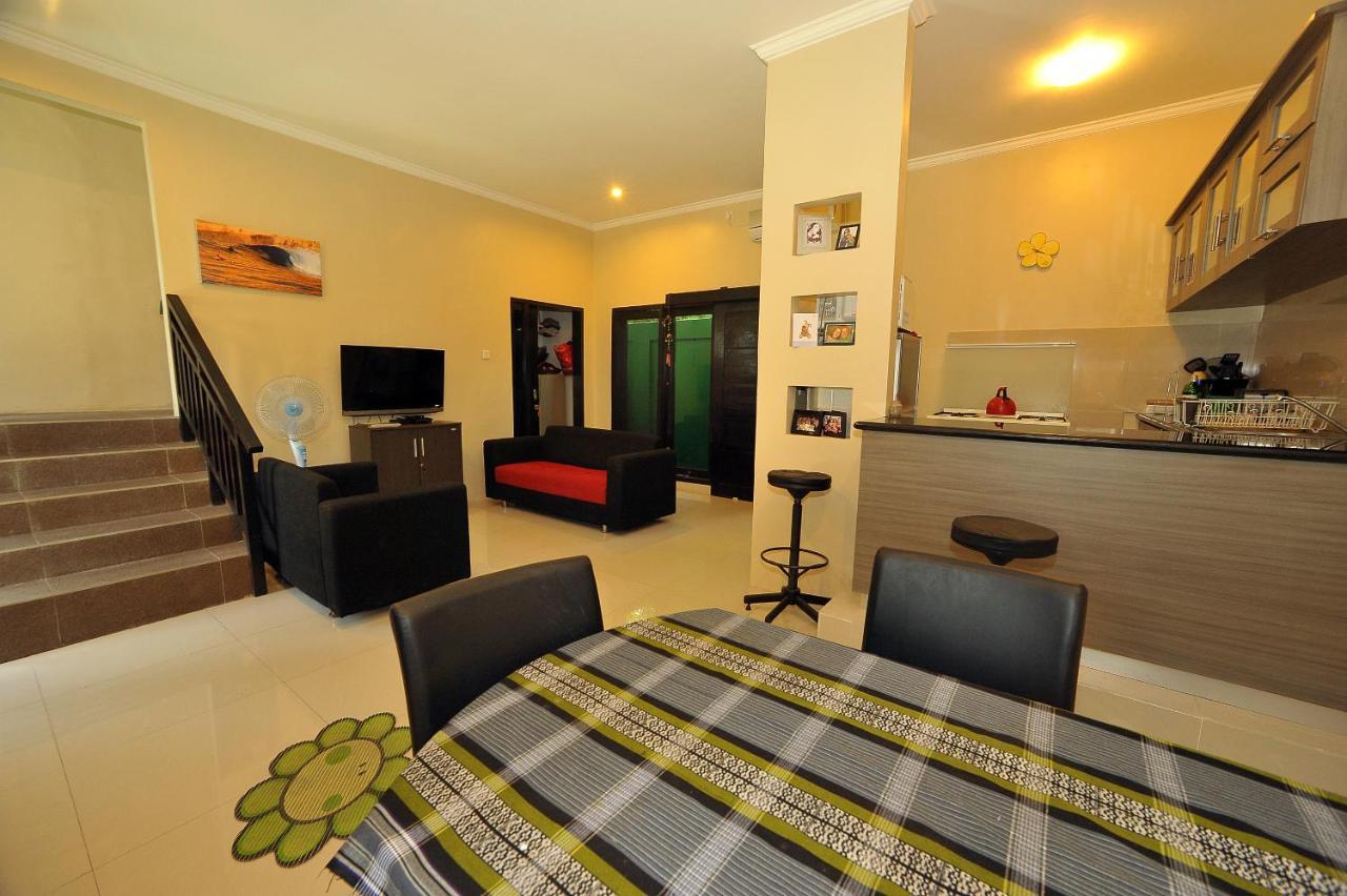 Wave House Gerupuk South Lombok Bed & Breakfast ปรายา ภายนอก รูปภาพ